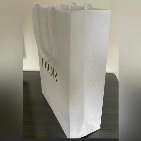 DIOR Authentic Gift Shopping Bag White SIZE 17”x 14”x 6.5” - Picture 4 of 6
